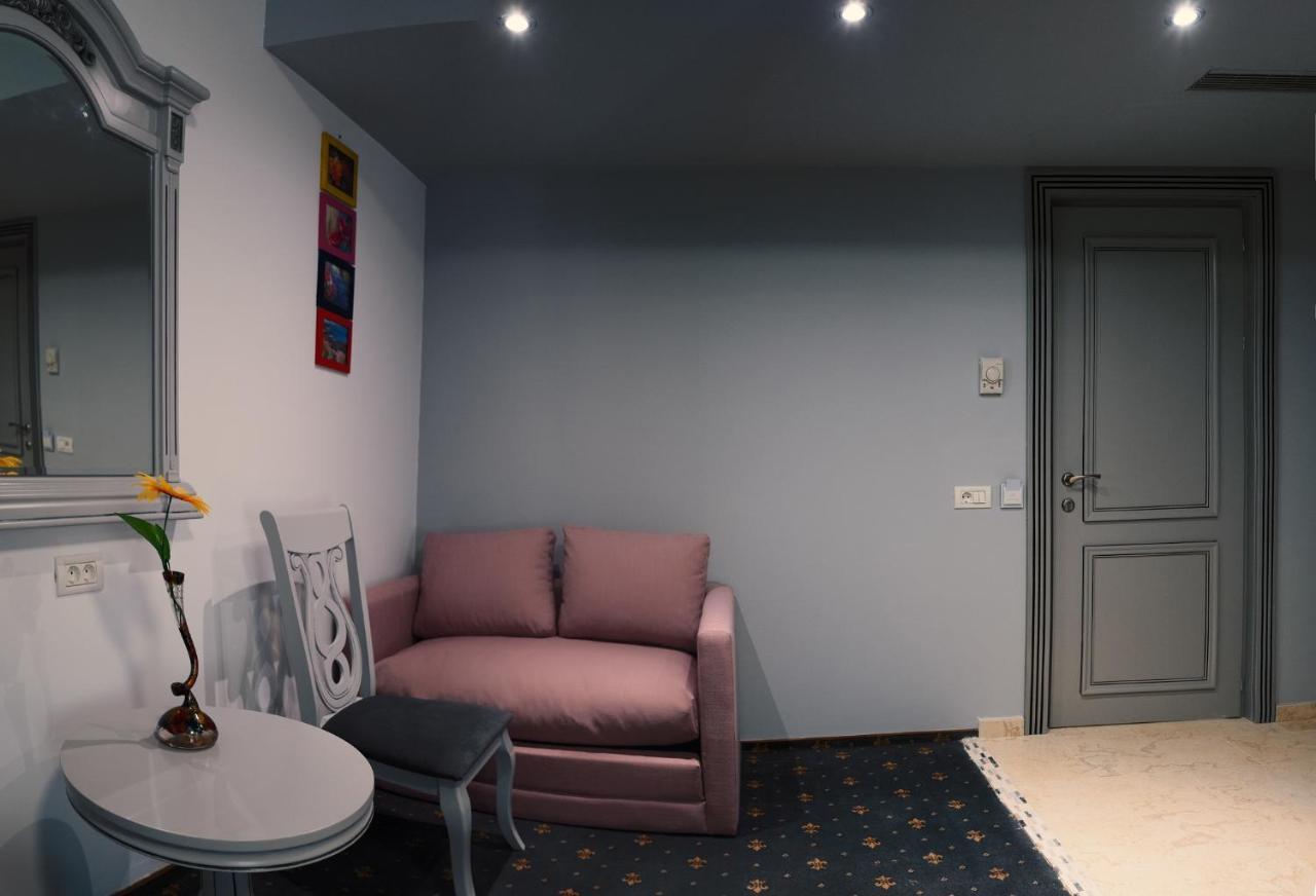 Hotel Eden Яш Екстериор снимка
