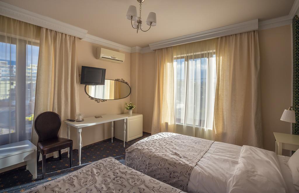 Hotel Eden Яш Стая снимка
