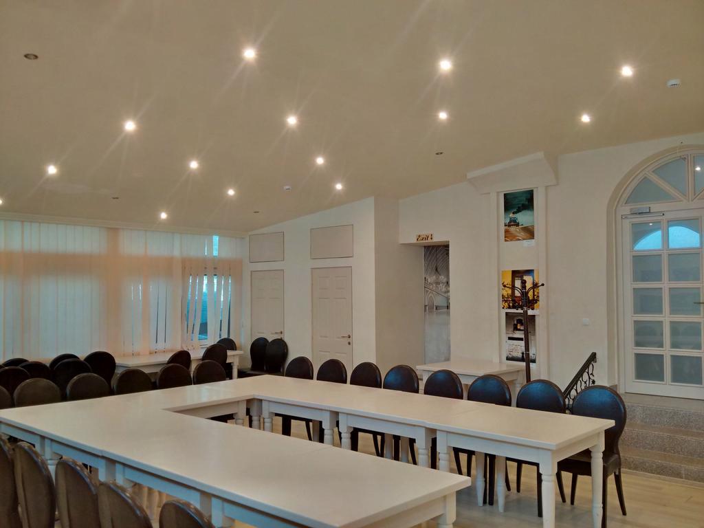 Hotel Eden Яш Екстериор снимка