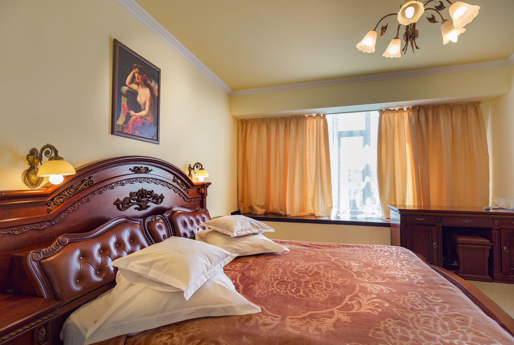 Hotel Eden Яш Екстериор снимка