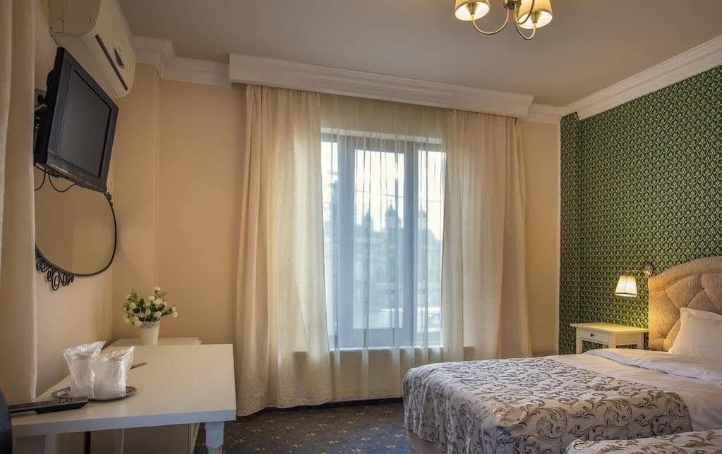 Hotel Eden Яш Екстериор снимка